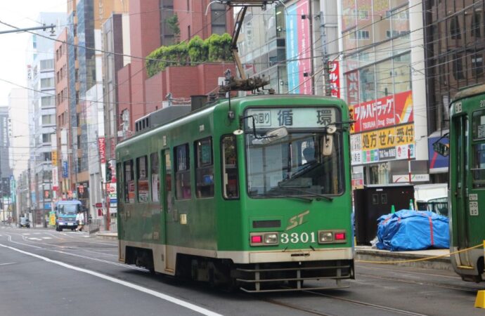 札幌市、公共交通の維持課題に　路線バス減便続く